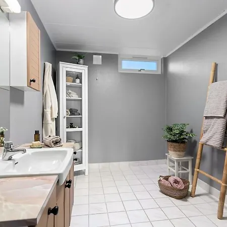 Holiday home Rekkehus Pa Hamar Vest Med Jacuzzi *